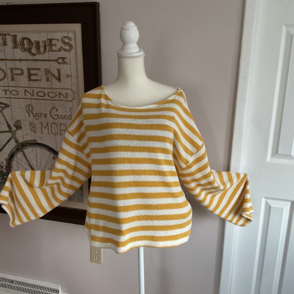 Women’s H&M yellow and white knit, baggy cropped thick striped sweater, SZ XXL - Picture 4 of 11